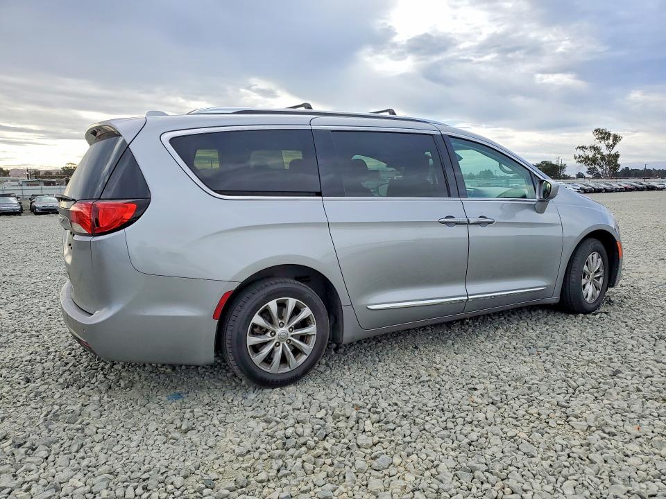Продаж на аукціоні авто 2019 Chrysler Pacifica, vin: 2C4RC1BG5KR583284, номер лоту: 61622096
