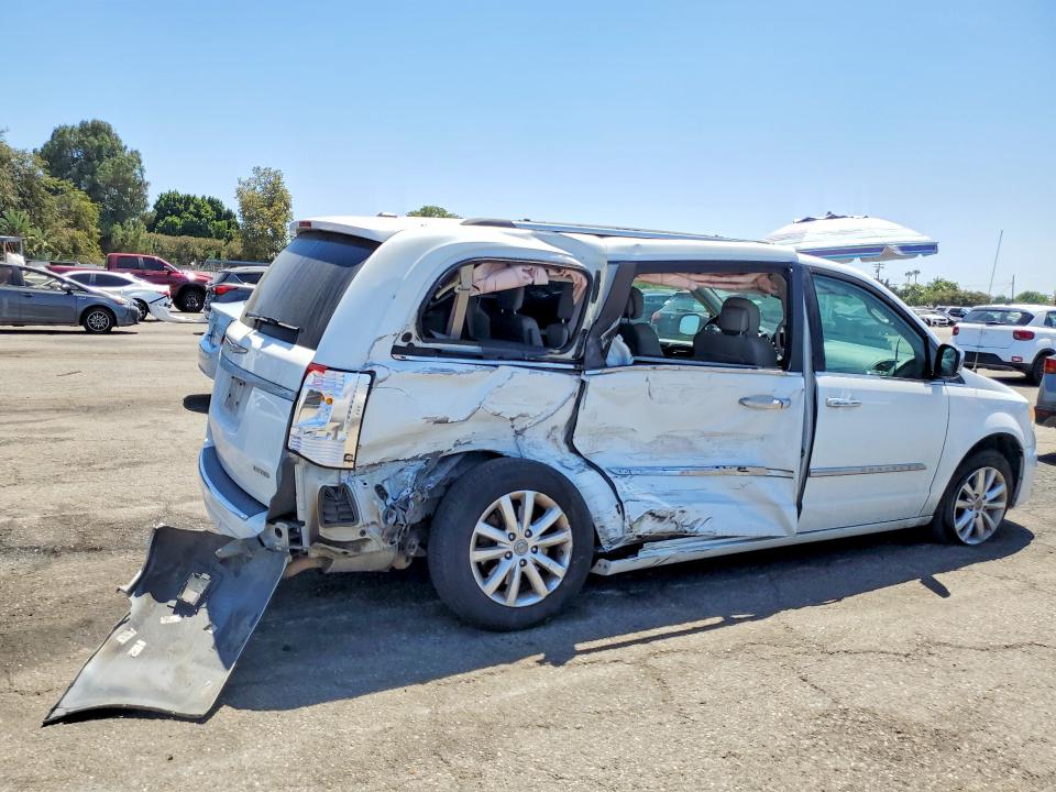62954966 :رقم المزاد ، 2C4RC1GG4GR200600 vin ، 2016 Chrysler Town & Country مزاد بيع