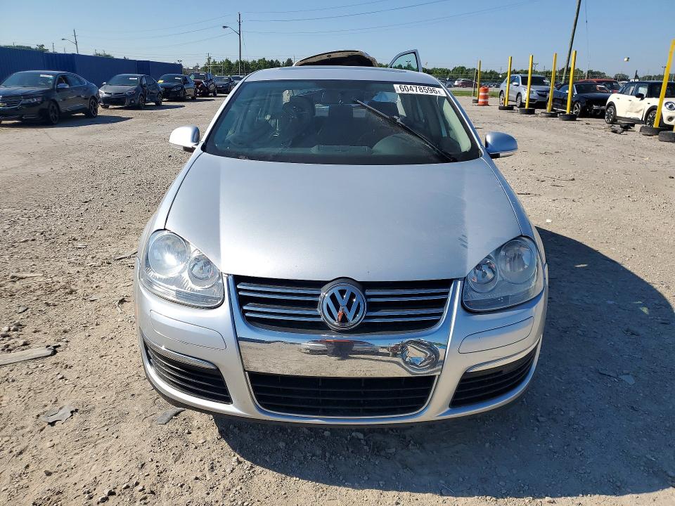 60478596 :رقم المزاد ، 3VWRX7AJ9AM164488 vin ، 2010 Volkswagen Jetta مزاد بيع