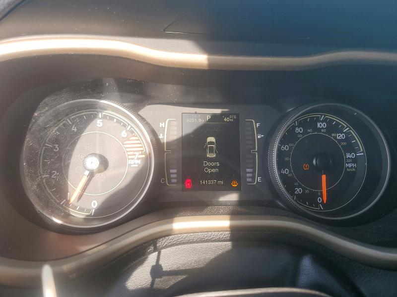 63031876 :رقم المزاد ، 1C4PJLCB9JD539141 vin ، 2018 Jeep Cherokee مزاد بيع