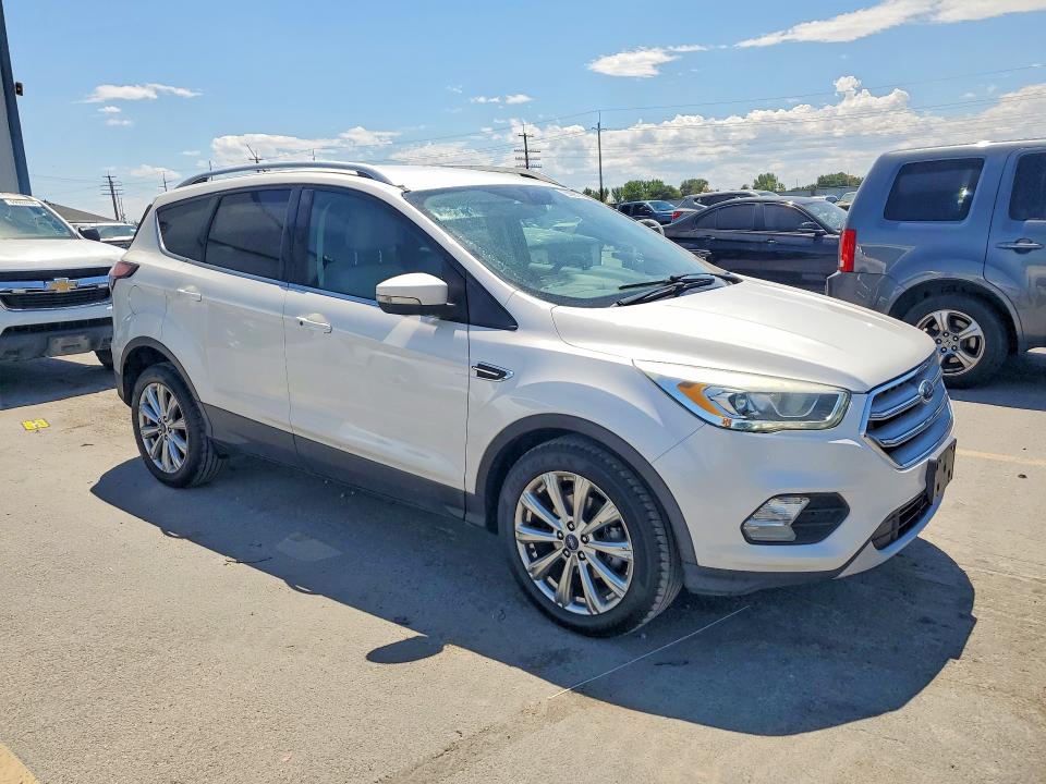 2017 Ford Escape მანქანა იყიდება აუქციონზე, vin: 1FMCU0JD6HUC14042, აუქციონის ნომერი: 59993136