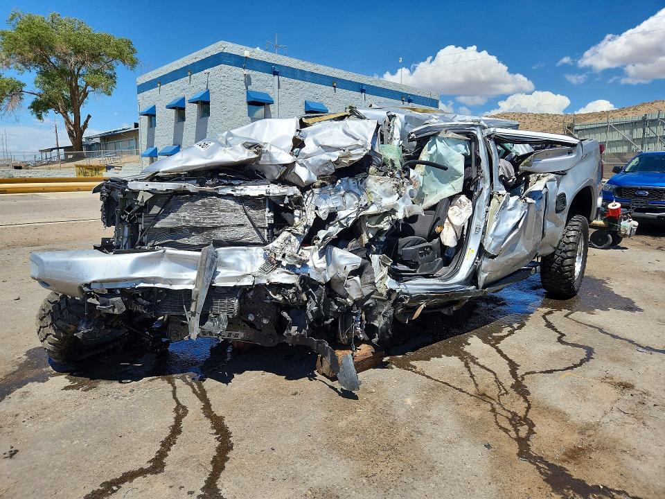 60687356 :رقم المزاد ، 3GCUYEET3LG435136 vin ، 2020 Chevrolet Silverado مزاد بيع