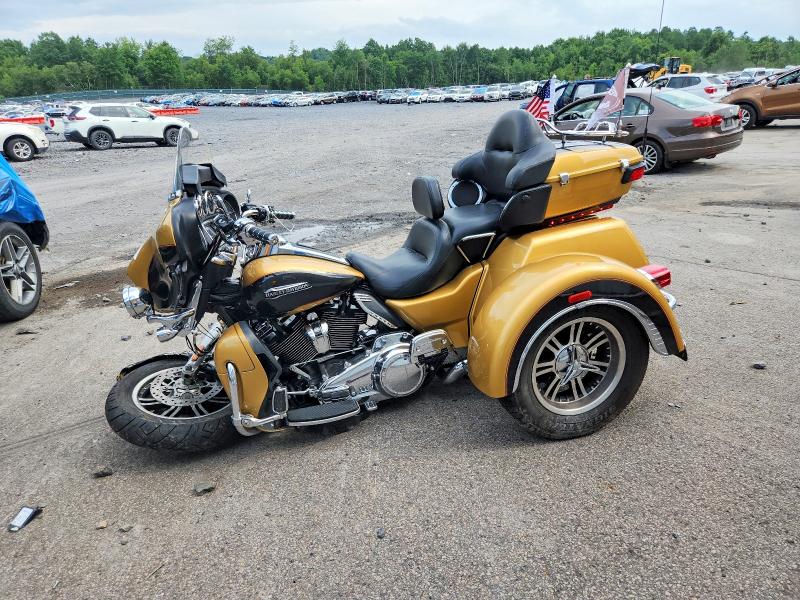 60593616 :رقم المزاد ، 1HD1MAD1XHB854395 vin ، 2017 Harley-davidson Flhtcutg مزاد بيع