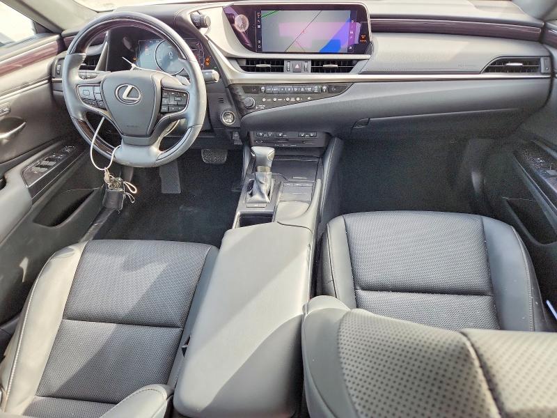 60636676 :رقم المزاد ، 58ADZ1B18LU071340 vin ، 2020 Lexus Es مزاد بيع