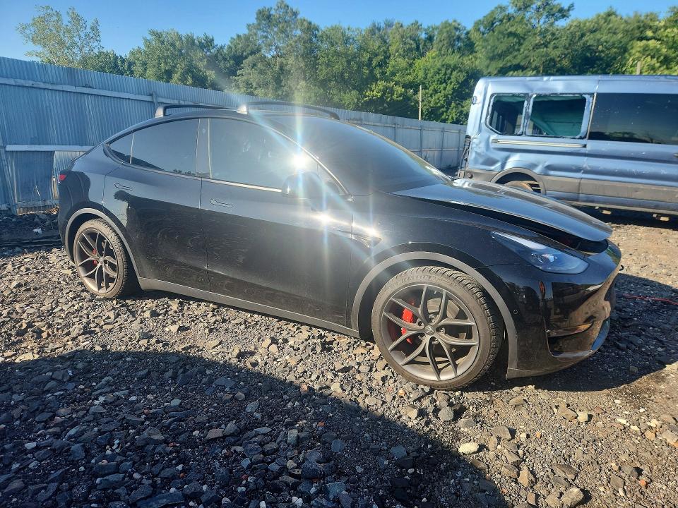 61110286 :رقم المزاد ، 5YJYGDEF2MF121638 vin ، 2021 Tesla Model Y مزاد بيع