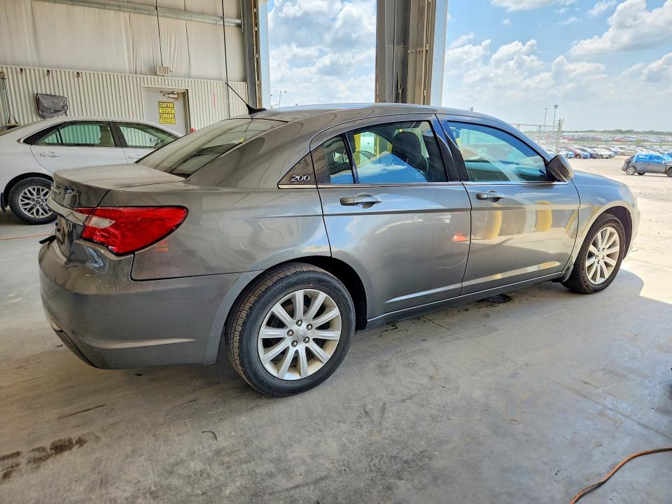 60716566 :رقم المزاد ، 1C3CCBBB1DN593816 vin ، 2013 Chrysler 200 مزاد بيع