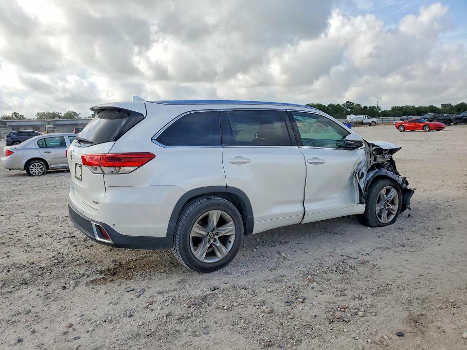 59705426 :رقم المزاد ، 5TDYZRFH8HS192030 vin ، 2017 Toyota Highlander مزاد بيع