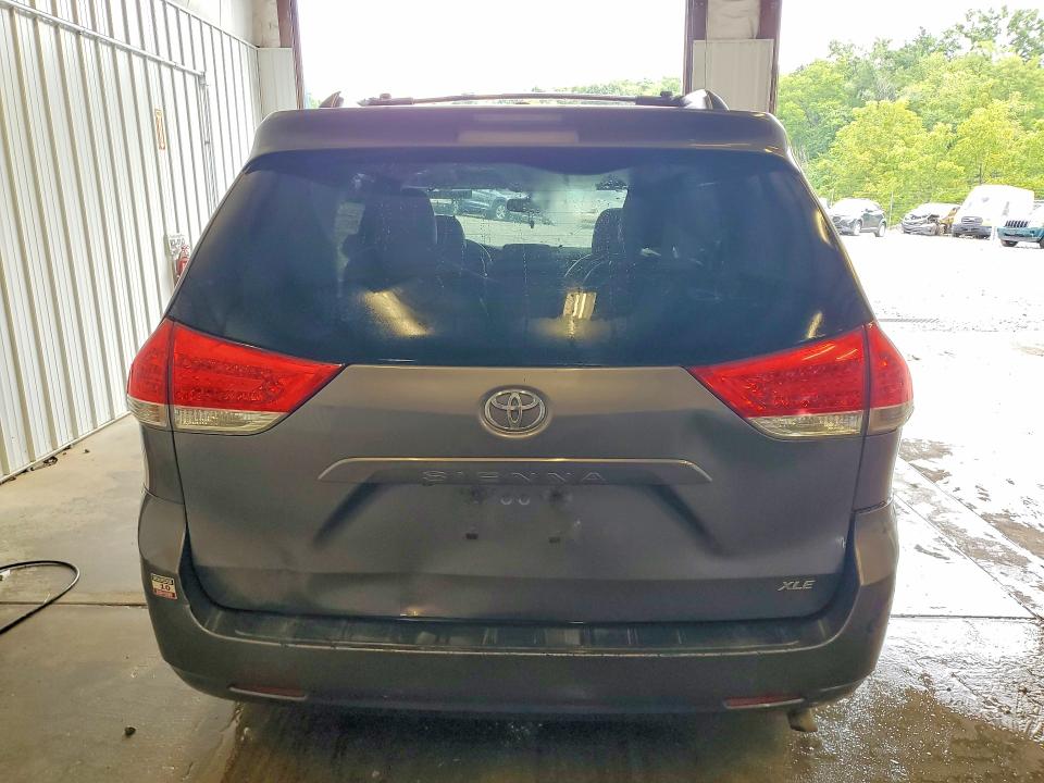 Aukcja sprzedaży 2011 Toyota Sienna, vin: 5TDYK3DC0BS111196, numer aukcji: 62382166