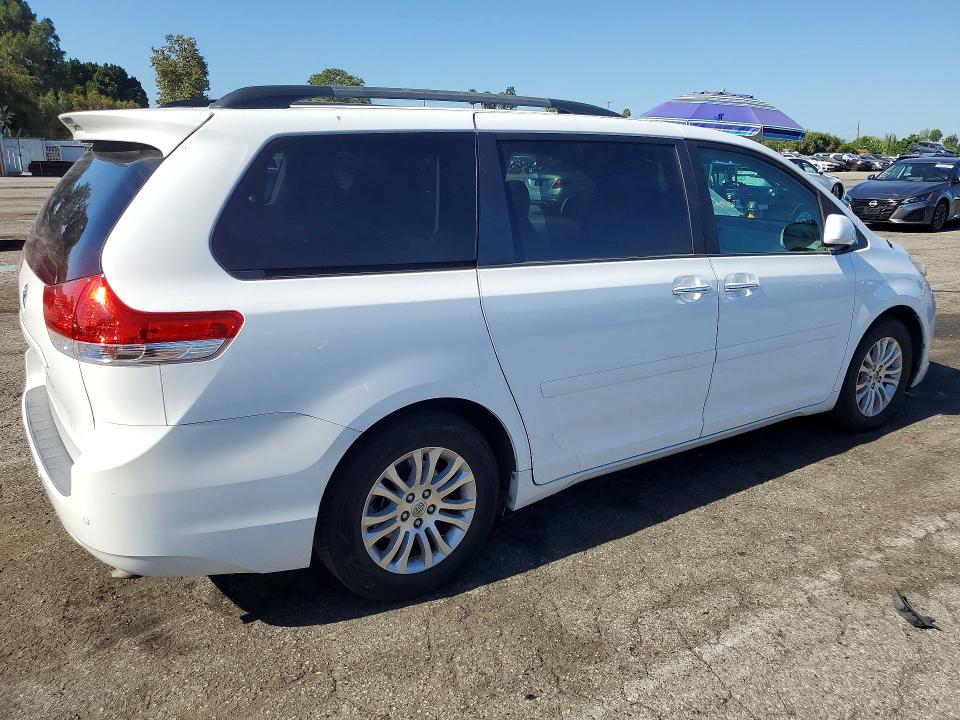 Aukcja sprzedaży 2014 Toyota Sienna, vin: 5TDYK3DC8ES422136, numer aukcji: 61052816