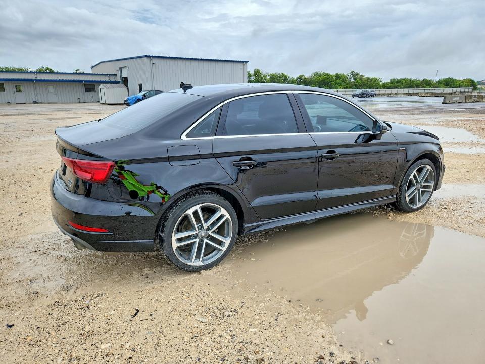 2017 Audi A3 მანქანა იყიდება აუქციონზე, vin: WAUJ8GFFXH1025962, აუქციონის ნომერი: 61025936
