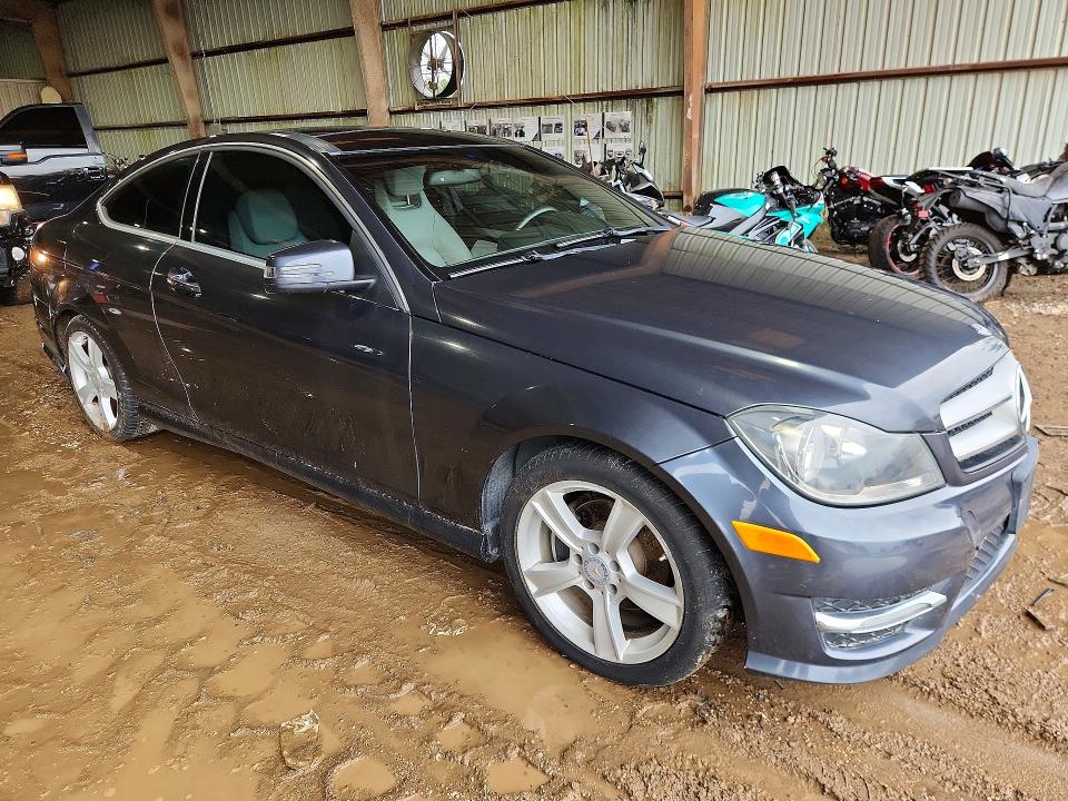 Продажа на аукционе авто 2013 Mercedes-benz C, vin: WDDGJ4HB7DG053015, номер лота: 60090806