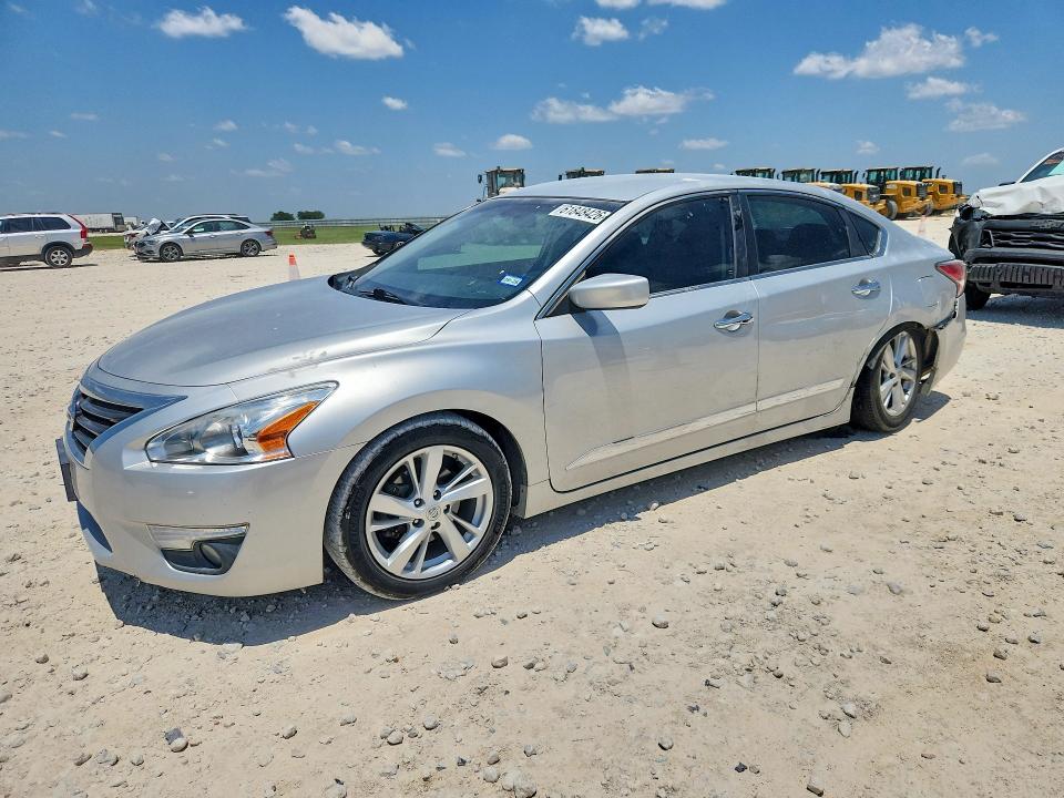 Продаж на аукціоні авто 2015 Nissan Altima, vin: 1N4AL3AP5FC116560, номер лоту: 61848426