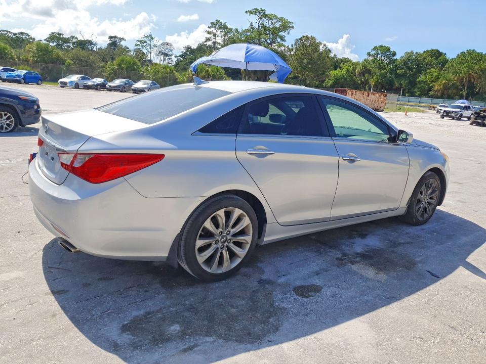61735226 :رقم المزاد ، 5NPEC4AC7BH277778 vin ، 2011 Hyundai Sonata مزاد بيع