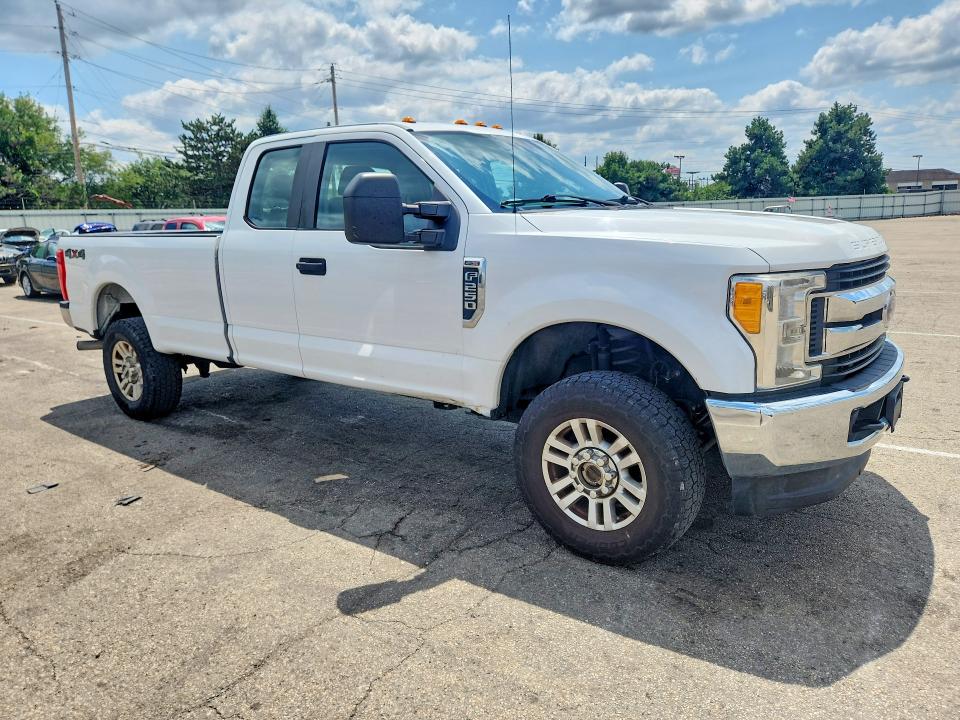 2017 Ford F250 მანქანა იყიდება აუქციონზე, vin: 1FT7X2B64HEC89325, აუქციონის ნომერი: 63333286