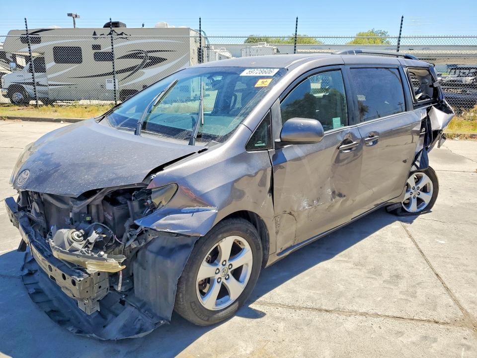 Aukcja sprzedaży 2016 Toyota Sienna, vin: 5TDKK3DC1GS759160, numer aukcji: 59728606
