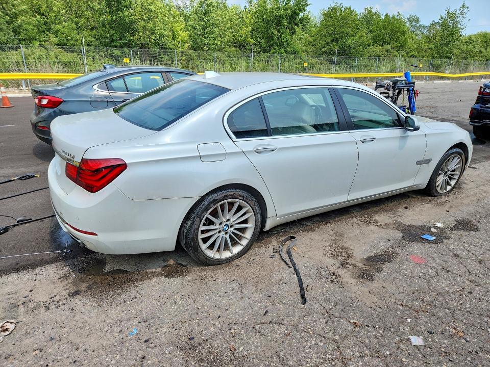 2013 Bmw 750 მანქანა იყიდება აუქციონზე, vin: WBAYF8C54DDE59036, აუქციონის ნომერი: 61945696