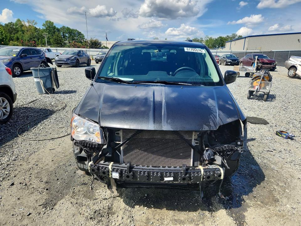 61705576 :رقم المزاد ، 2C4RC1BG0CR145077 vin ، 2012 Chrysler Town & Country مزاد بيع