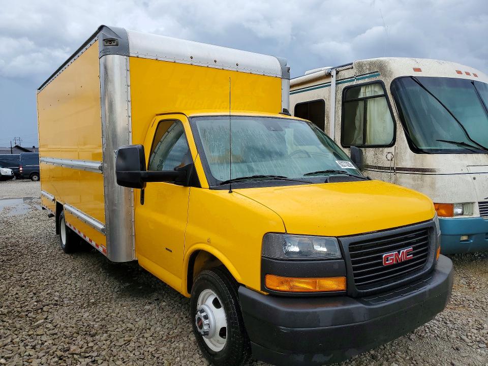 64162516 :رقم المزاد ، 7GZ37TC7XNN002712 vin ، 2022 Gmc Savana مزاد بيع