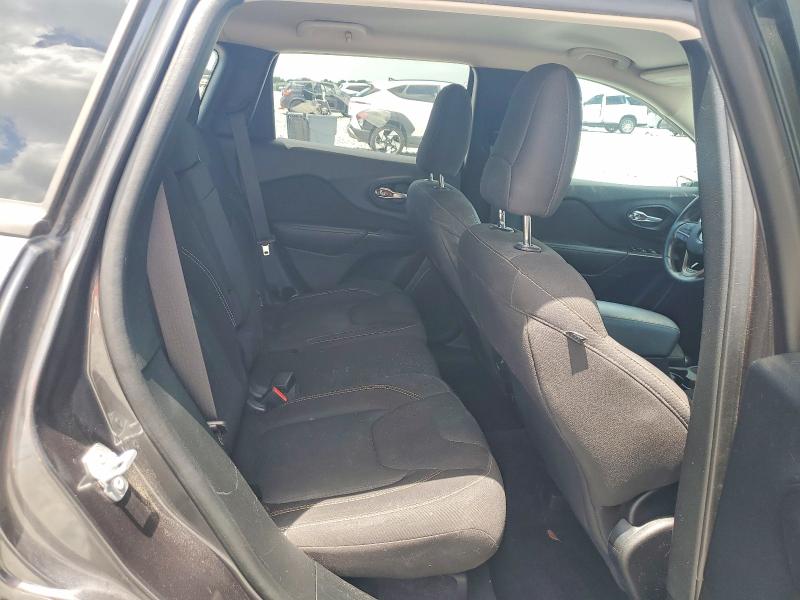 61915196 :رقم المزاد ، 1C4PJLCB3GW171391 vin ، 2016 Jeep Cherokee مزاد بيع