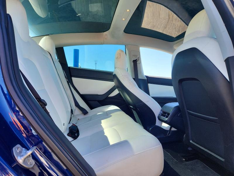 Продажа на аукционе авто 2018 Tesla Model 3, vin: 5YJ3E1EBXJF080716, номер лота: 62996336
