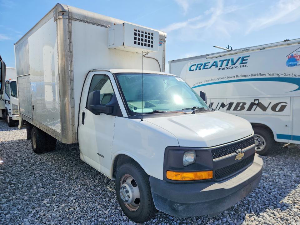 69819946 :رقم المزاد ، 1GB6G5CG2E1195018 vin ، 2014 Chevrolet Express G4500 مزاد بيع