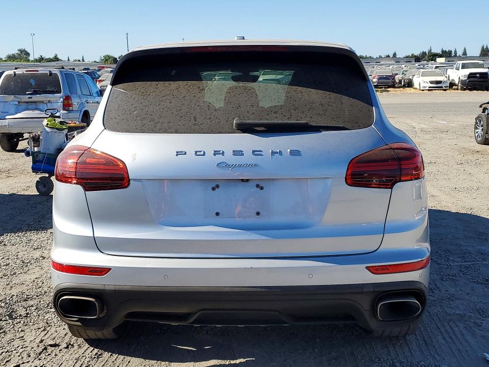 60891266 :رقم المزاد ، WP1AA2A25GLA04887 vin ، 2016 Porsche Cayenne مزاد بيع