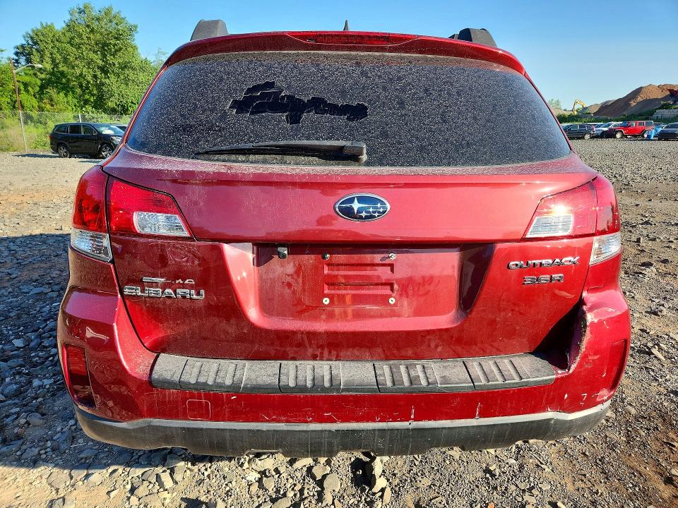 61840116 :رقم المزاد ، 4S4BRDMCXE2224006 vin ، 2014 Subaru Outback مزاد بيع