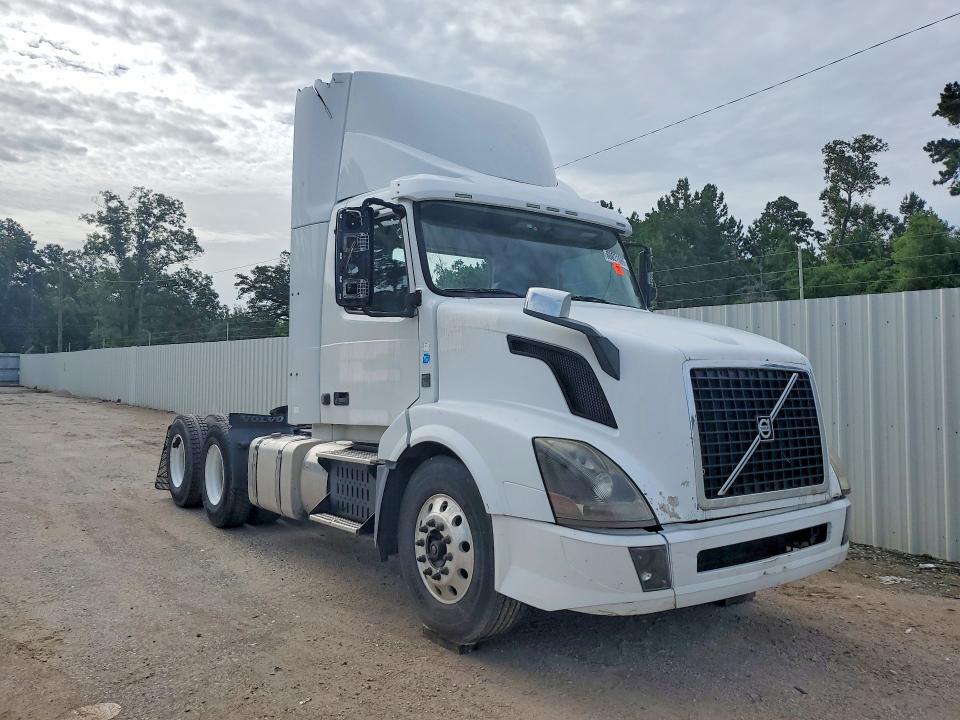 Aukcja sprzedaży 2016 Volvo Vnl, vin: 4V4NC9EG4GN929956, numer aukcji: 60621086