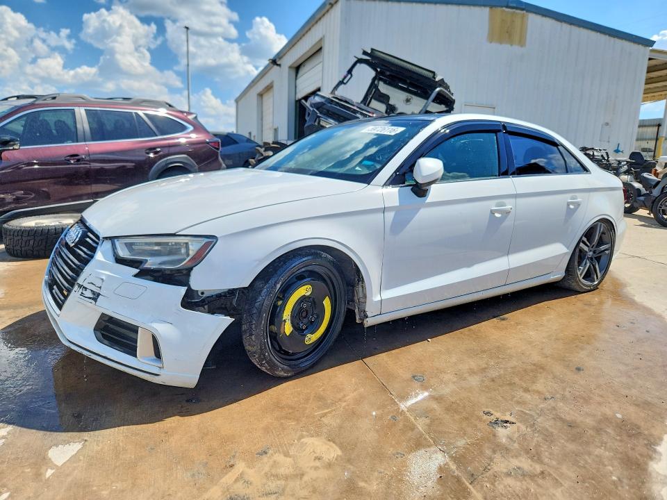 Продаж на аукціоні авто 2018 Audi A3, vin: WAUAUGFF0J1031237, номер лоту: 59726116