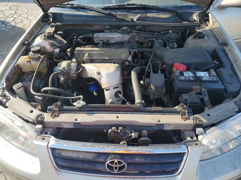 60198946 :رقم المزاد ، 4T1BG22K91U028948 vin ، 2001 Toyota Camry مزاد بيع