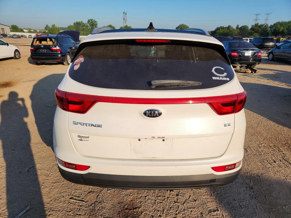 60388786 :رقم المزاد ، KNDPNCAC5H7220988 vin ، 2017 Kia Sportage مزاد بيع