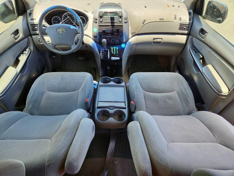 2010 Toyota Sienna მანქანა იყიდება აუქციონზე, vin: 5TDKK4CC3AS325577, აუქციონის ნომერი: 85987185