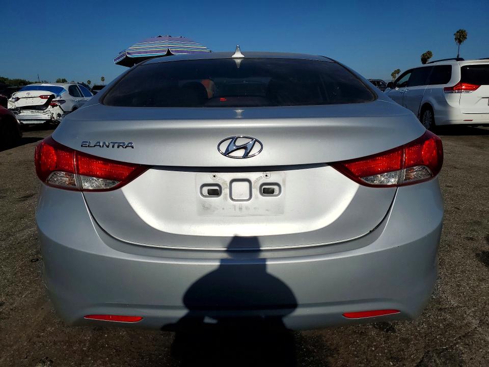 2013 Hyundai Elantra მანქანა იყიდება აუქციონზე, vin: 5NPDH4AE7DH311171, აუქციონის ნომერი: 61421716