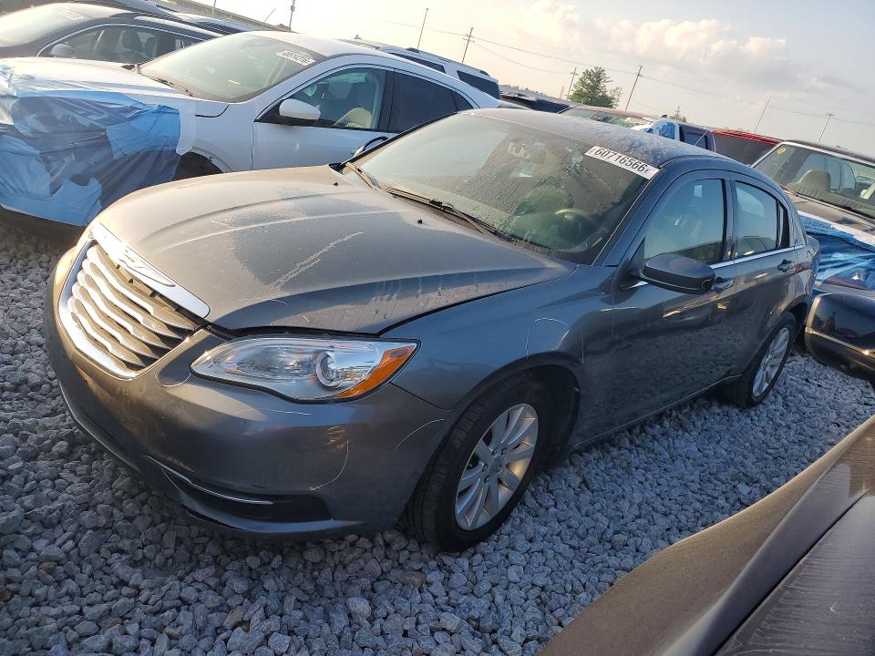 60716566 :رقم المزاد ، 1C3CCBBB1DN593816 vin ، 2013 Chrysler 200 مزاد بيع