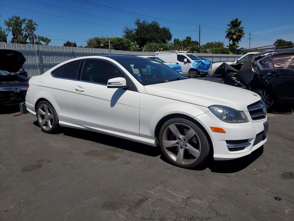 59648116 :رقم المزاد ، WDDGJ5HB8EG274940 vin ، 2014 Mercedes-benz C مزاد بيع