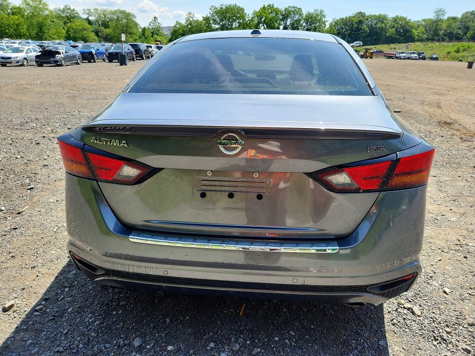 61717836 :رقم المزاد ، 1N4BL4CV9MN415167 vin ، 2021 Nissan Altima مزاد بيع