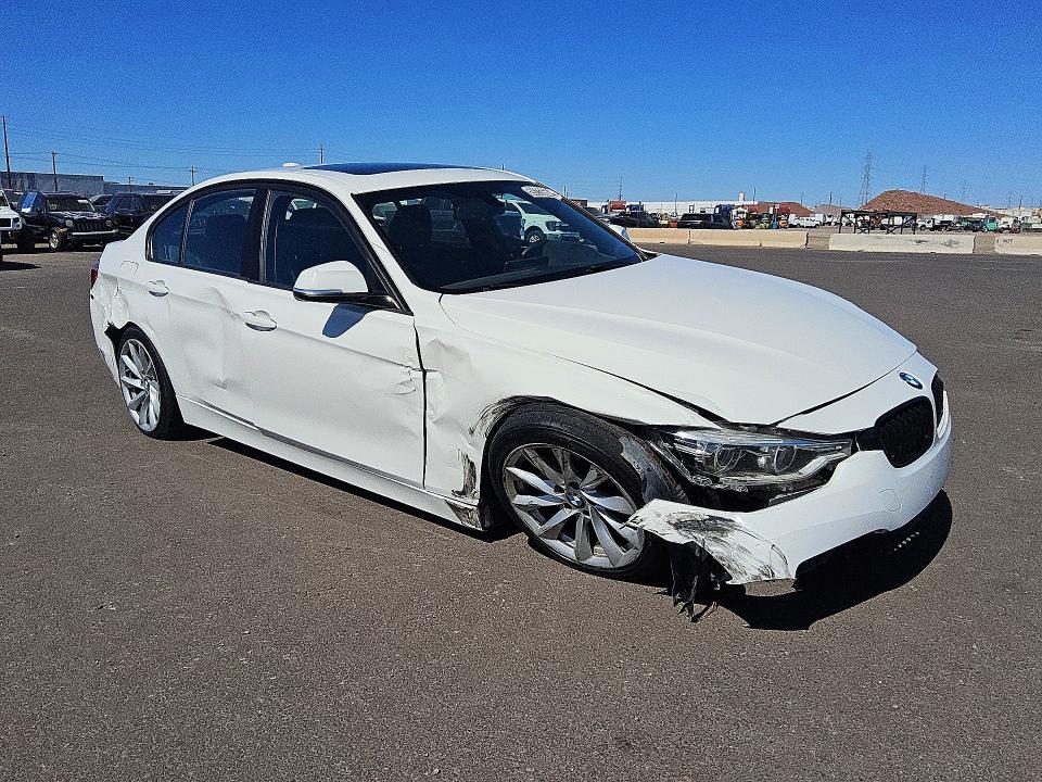 59233666 :رقم المزاد ، WBA8A3C51JA488618 vin ، 2018 Bmw 320 مزاد بيع