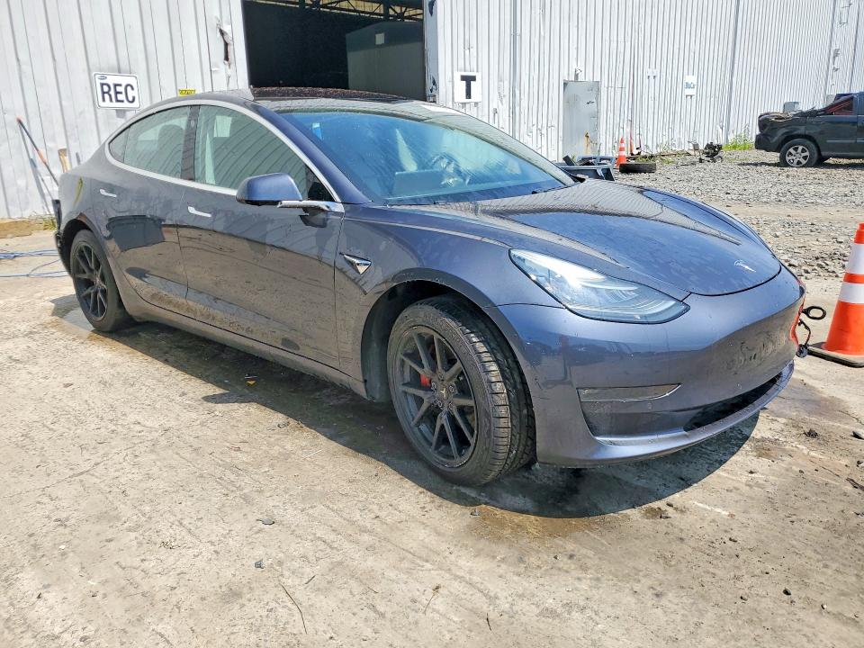 Продажа на аукционе авто 2018 Tesla Model 3, vin: 5YJ3E1EA4JF028134, номер лота: 60757826
