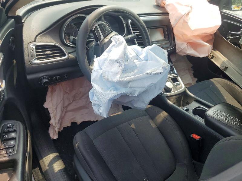62830716 :رقم المزاد ، 1C3CCCAB8FN741227 vin ، 2015 Chrysler 200 مزاد بيع