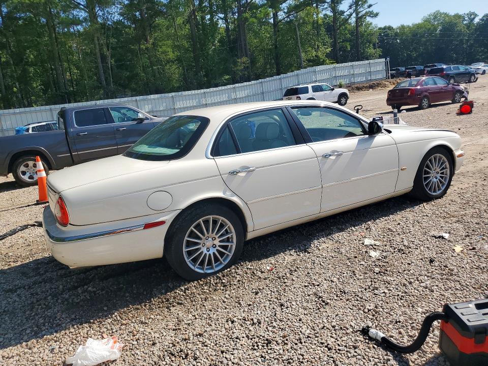 2007 Jaguar Xj8 მანქანა იყიდება აუქციონზე, vin: SAJWA71B47SH16502, აუქციონის ნომერი: 62851646