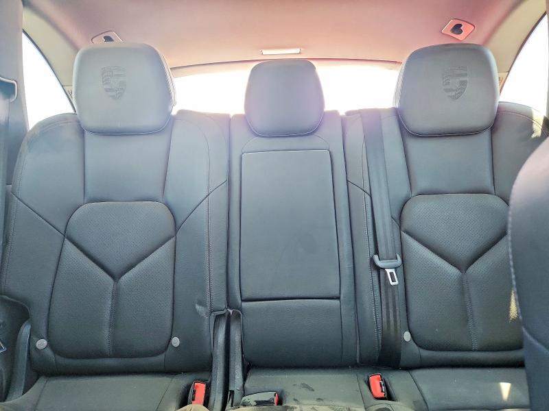 60487776 :رقم المزاد ، WP1AA2A27ELA91737 vin ، 2014 Porsche Cayenne مزاد بيع