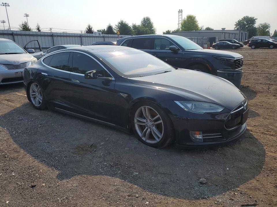 Продажа на аукционе авто 2013 Tesla Model S, vin: 5YJSA1CN9DFP05163, номер лота: 62832376