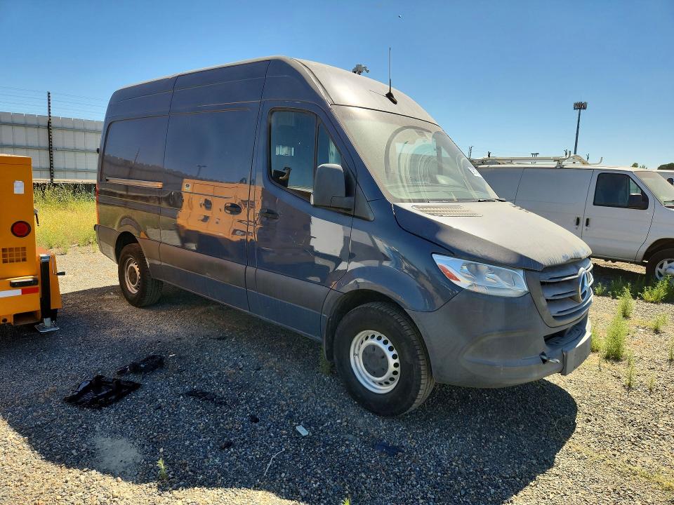 59807666 :رقم المزاد ، WD4PF0CD9KP034482 vin ، 2019 Mercedes-benz Sprinter مزاد بيع