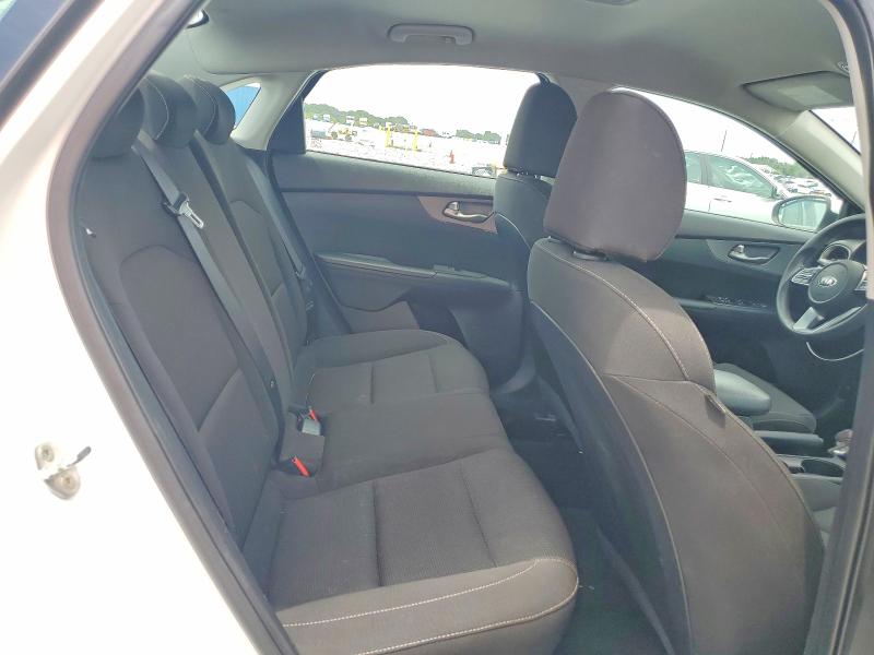 61299016 :رقم المزاد ، 3KPF24AD8ME299912 vin ، 2021 Kia Forte مزاد بيع