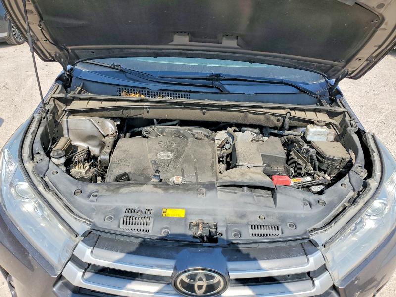 62109266 :رقم المزاد ، 5TDKZRFH4KS567442 vin ، 2019 Toyota Highlander مزاد بيع