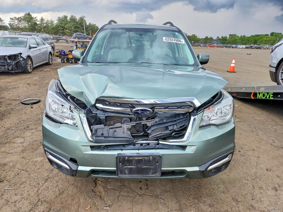 62924906 :رقم المزاد ، JF2SJAGC5HH596023 vin ، 2017 Subaru Forester مزاد بيع