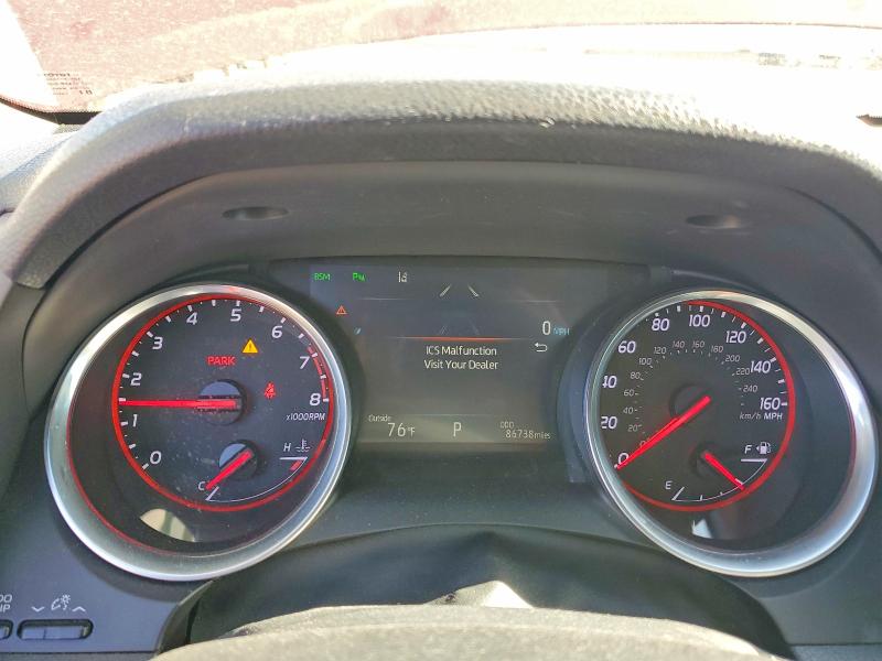 61619646 :رقم المزاد ، 4T1B61HK3JU630152 vin ، 2018 Toyota Camry مزاد بيع