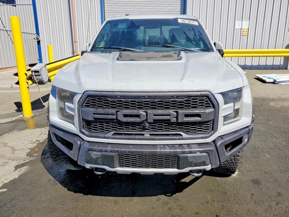 57887926 :رقم المزاد ، 1FTFW1RG4HFB32332 vin ، 2017 Ford F150 مزاد بيع