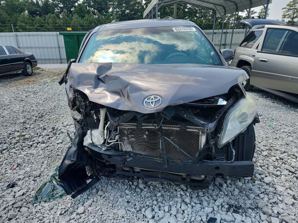 Продажа на аукционе авто 2011 Toyota Sienna, vin: 5TDKK3DC2BS041397, номер лота: 62416356