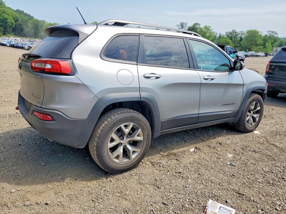 59122436 :رقم المزاد ، 1C4PJMBSXFW779429 vin ، 2015 Jeep Cherokee مزاد بيع